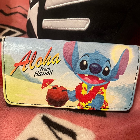 Loungefly Accessories - Vintage Lilo & Stitch Loungefly wallet